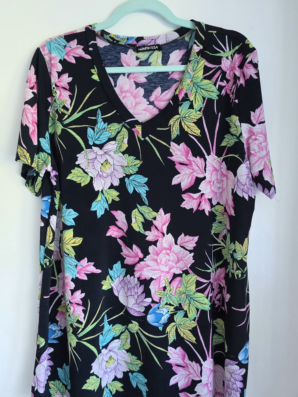 Heimish USA Black Floral V-Neck Tee with Pink & Blue Blooms 2xl